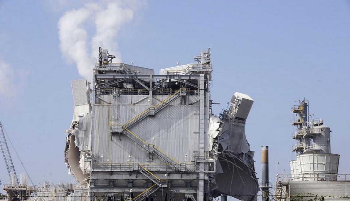 Refinery units are heavily damaged after an explosion at the Exxon-Mobil refinery in Torrance Refinery units are heavily damaged after an explosion at the Exxon-Mobil refinery in Torrance, California, February 18, 2015. REUTERS/Bob Riha Jr.